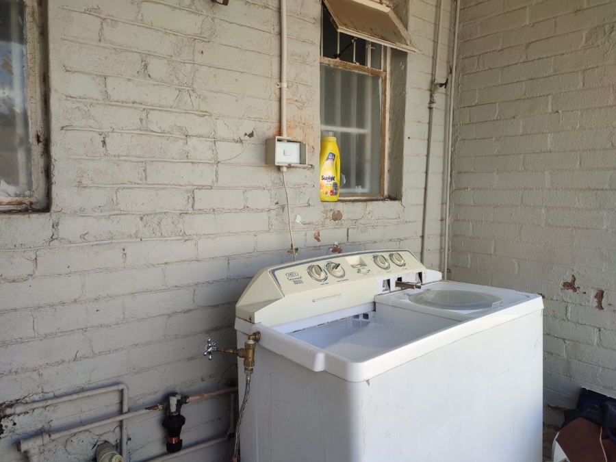 10 Bedroom Property for Sale in Brandwag Free State